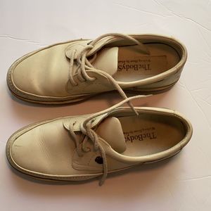 Hush Puppies The Body Shoe Comfort WalkingMens